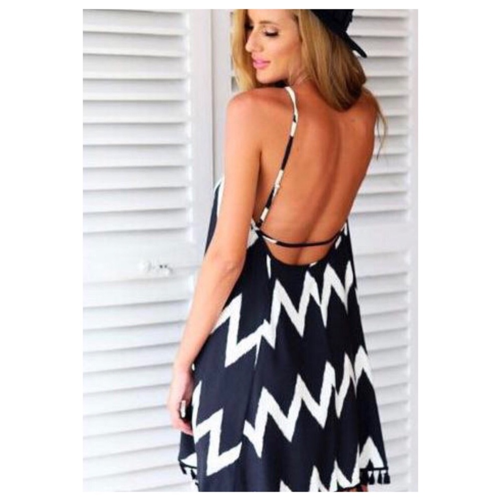 📍BOGO📍BLACK STRIPED MINI COVERUP - Picture 3 of 8